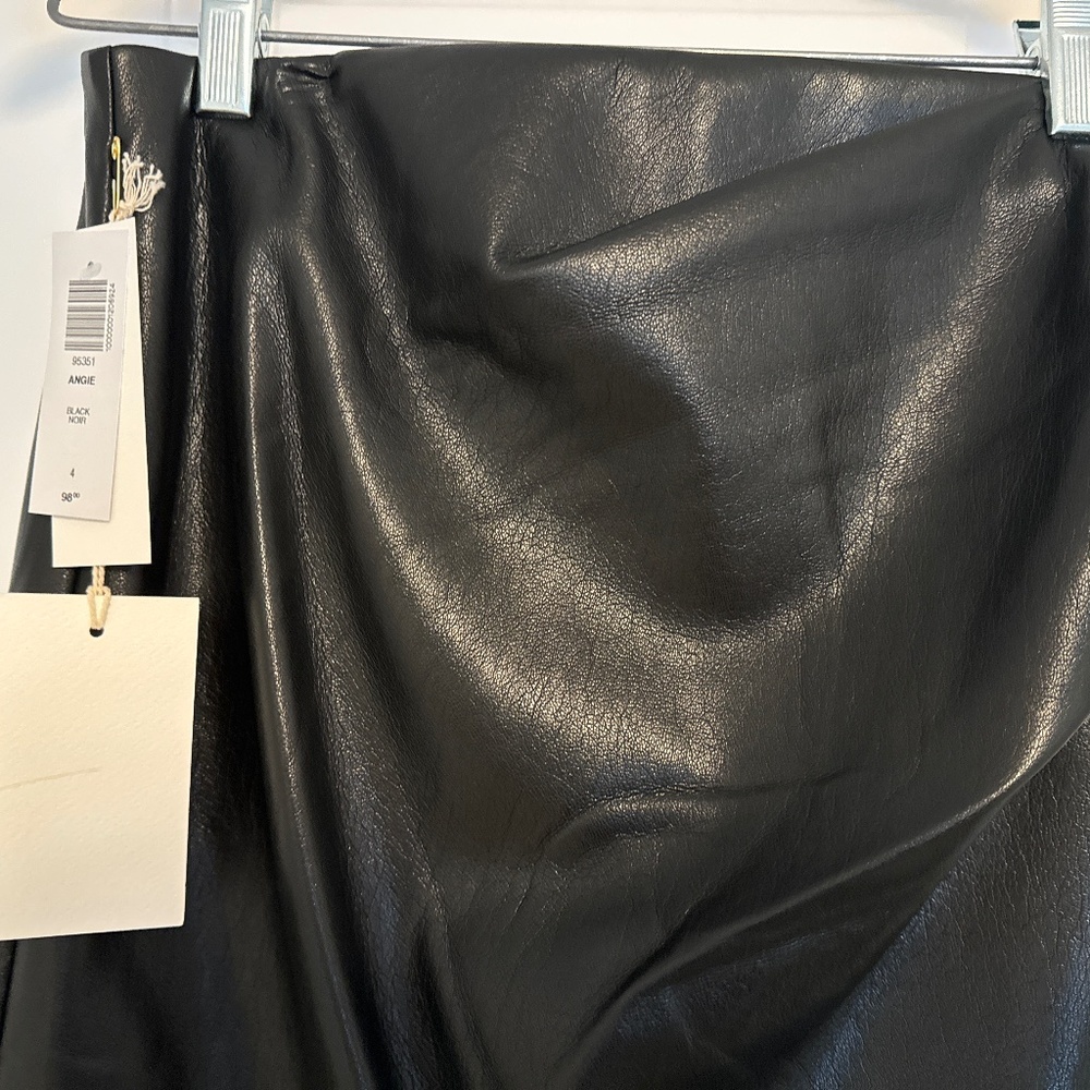 Wilfred Vegan leather skirt NEW with tags